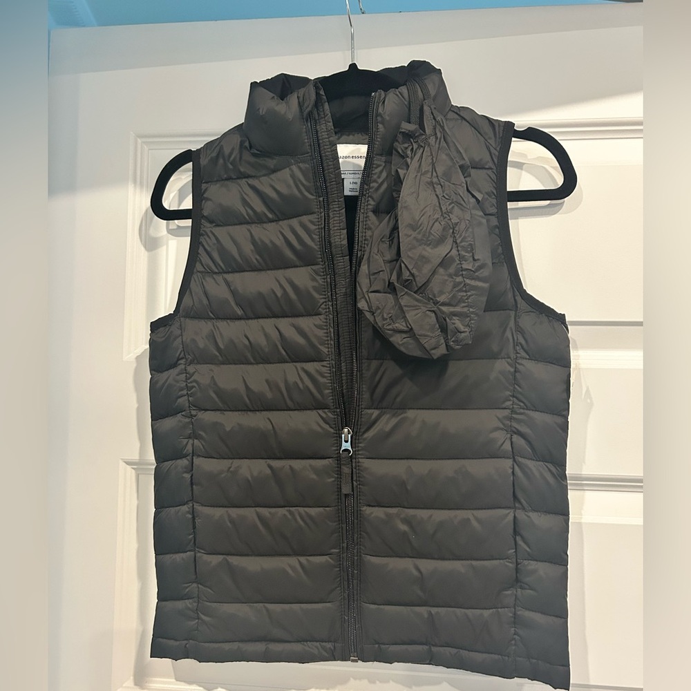 Amazon Essentials Charcoal Puffer Jacket